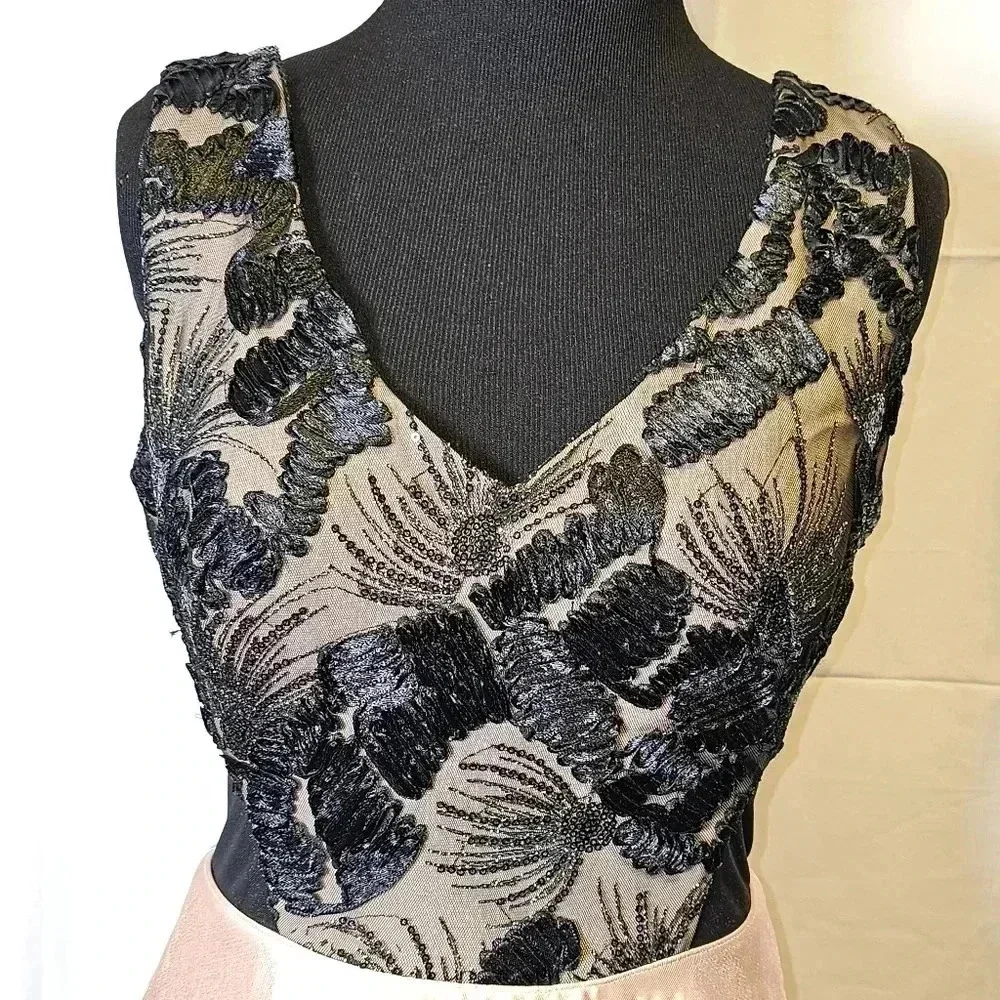 BCX‎ Fit and Flare Lace design Gown - Picture 5 of 12